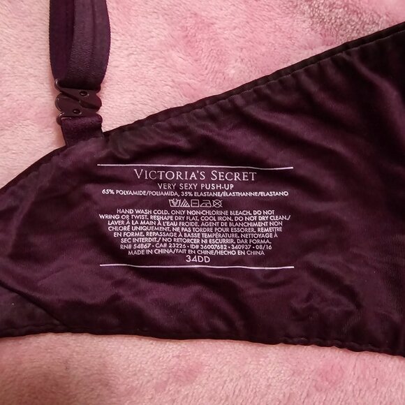 3 Victoria's Secret 34dd bras - Picture 11 of 11